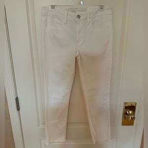 American Eagle White Super Stretch Jegging Crop Jeans